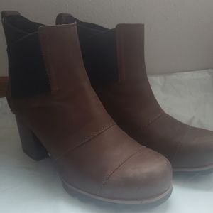 SOREL ADDINGTON BOOTS